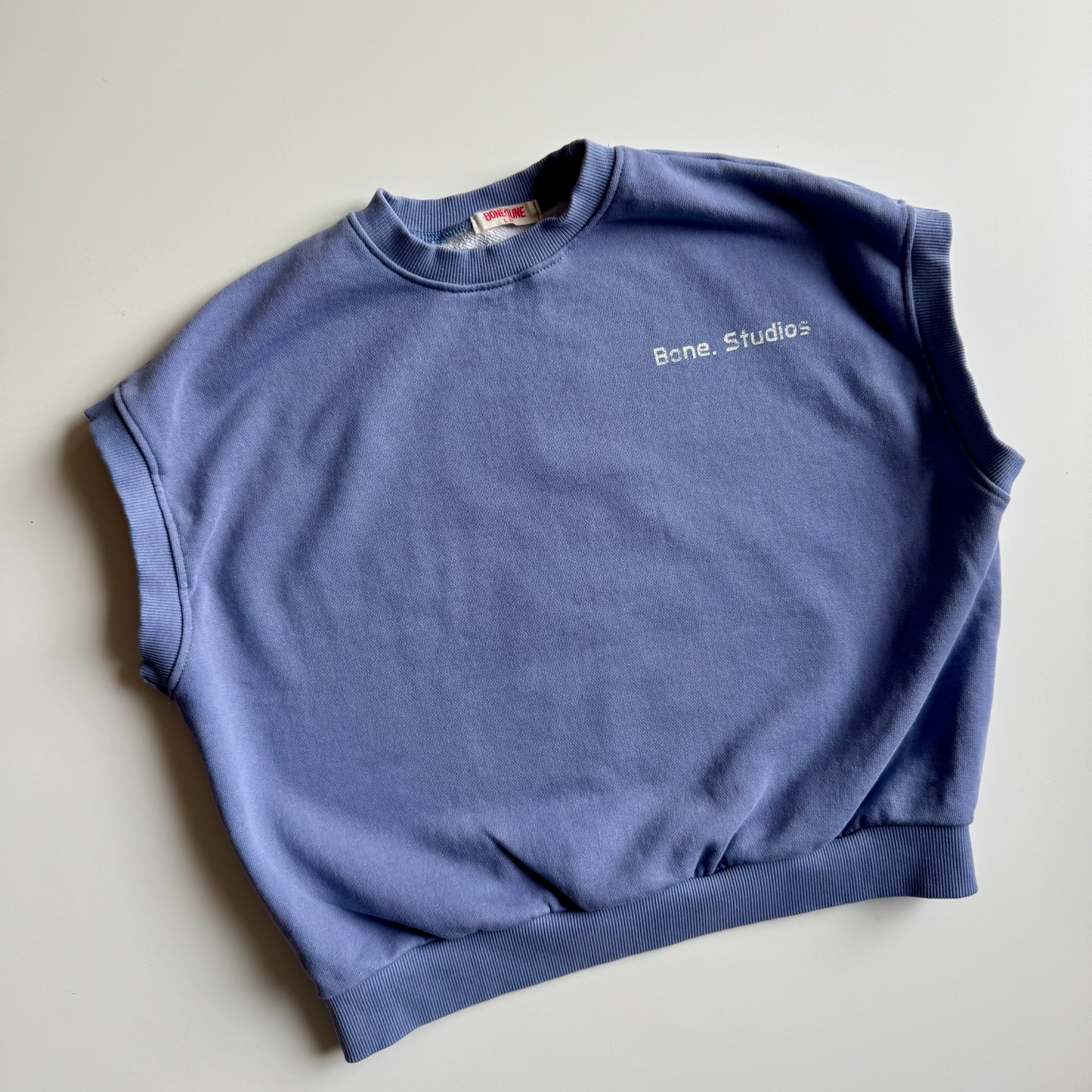 Sleeveless sweatshirt