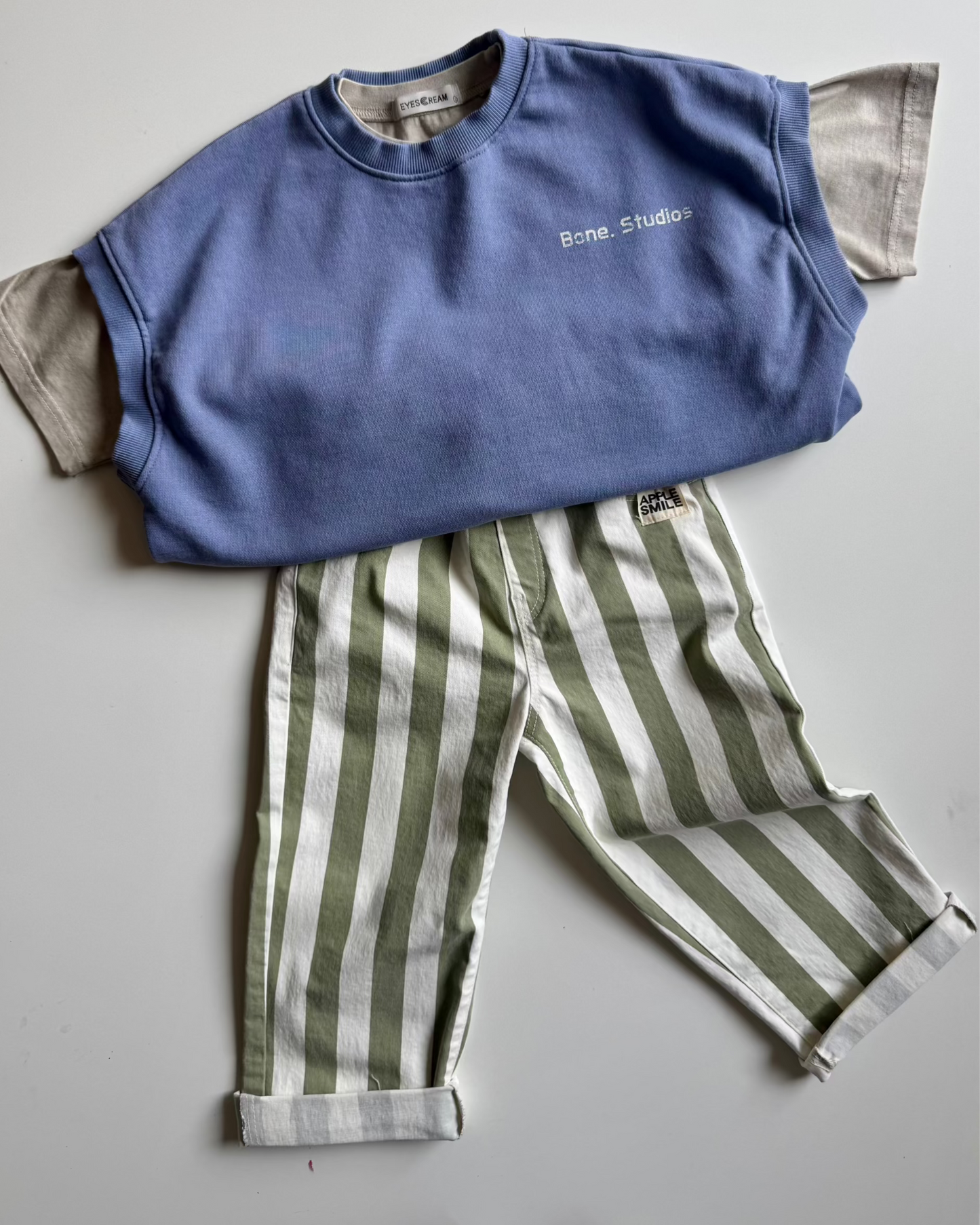 Sleeveless sweatshirt