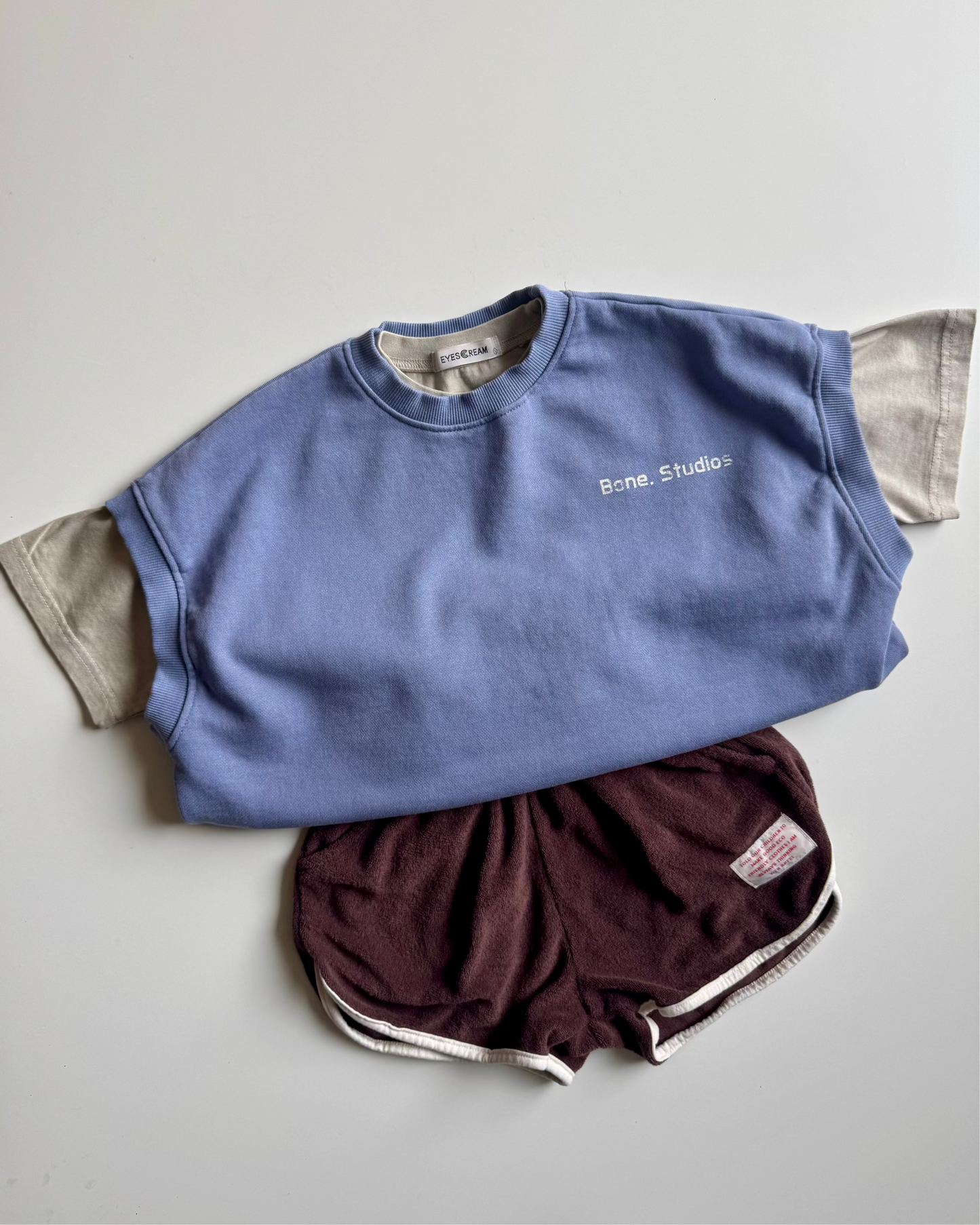 Sleeveless sweatshirt