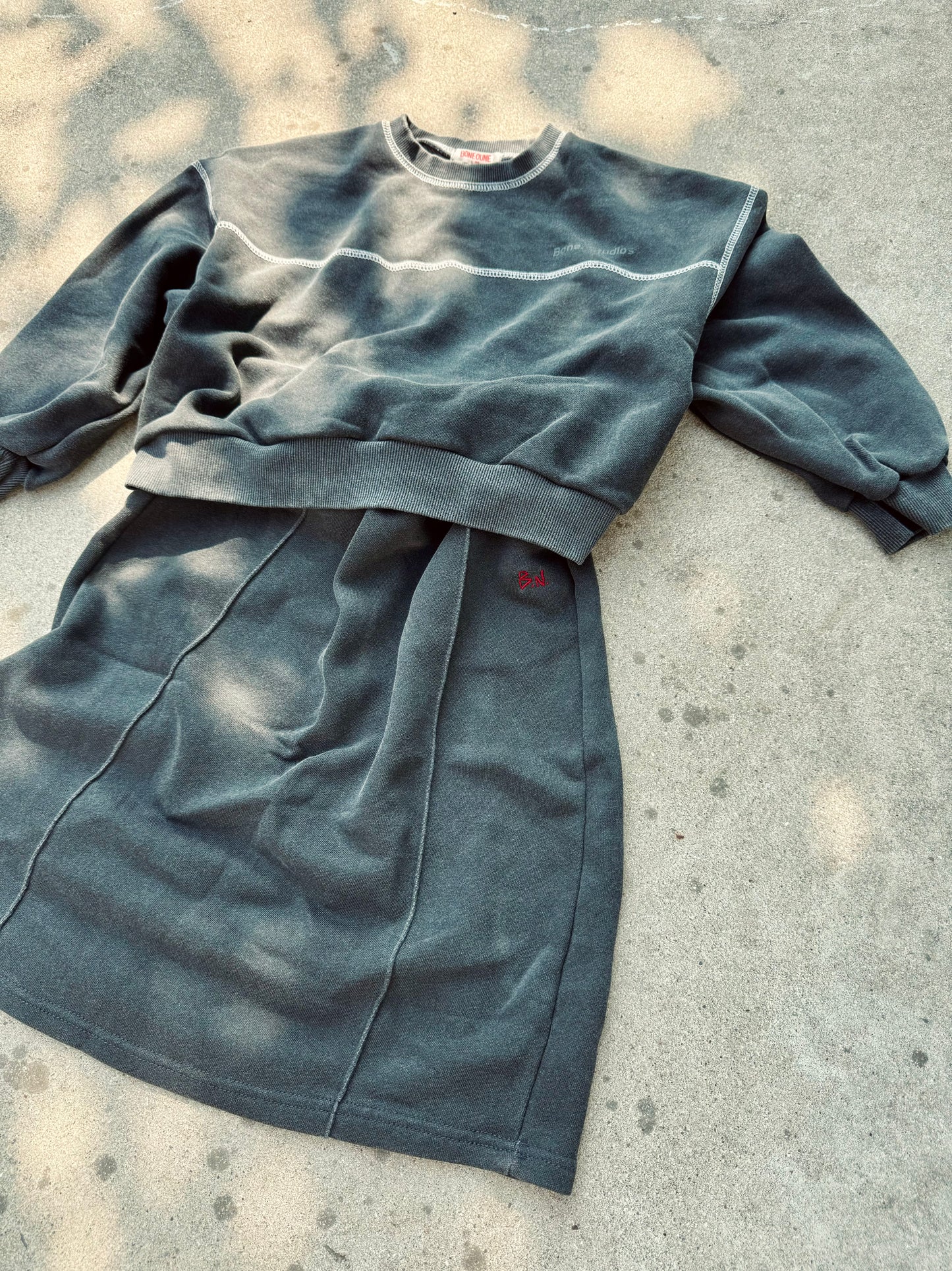 Pigment crop sweatshirt