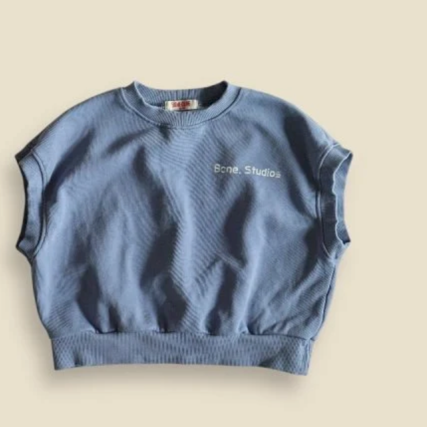 Sleeveless sweatshirt