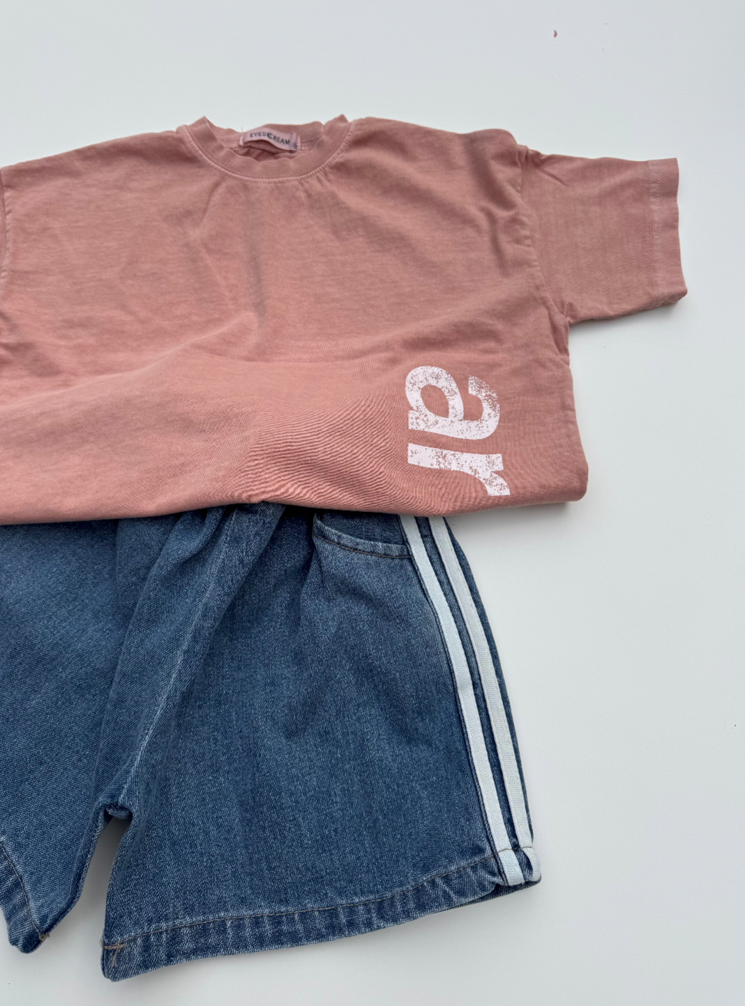 Art tee