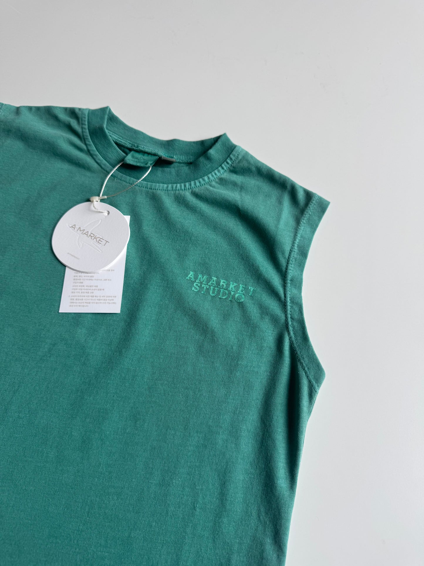 Sleeveless top - green