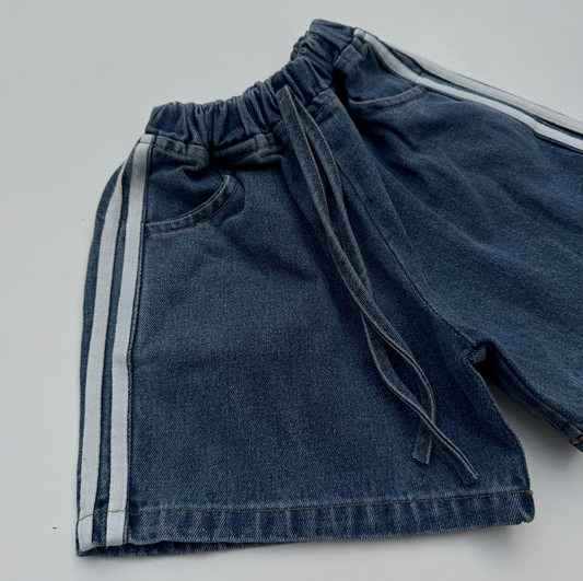 Double line denim shorts