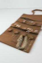 Afbeelding in Gallery-weergave laden, jewelry - roll up
